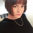 Single brunette zoekt vriend met voordelen