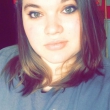 Sexy brunette is klaar om geneukt te worden!