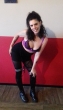 kyra jong en op zoek naar verwenning